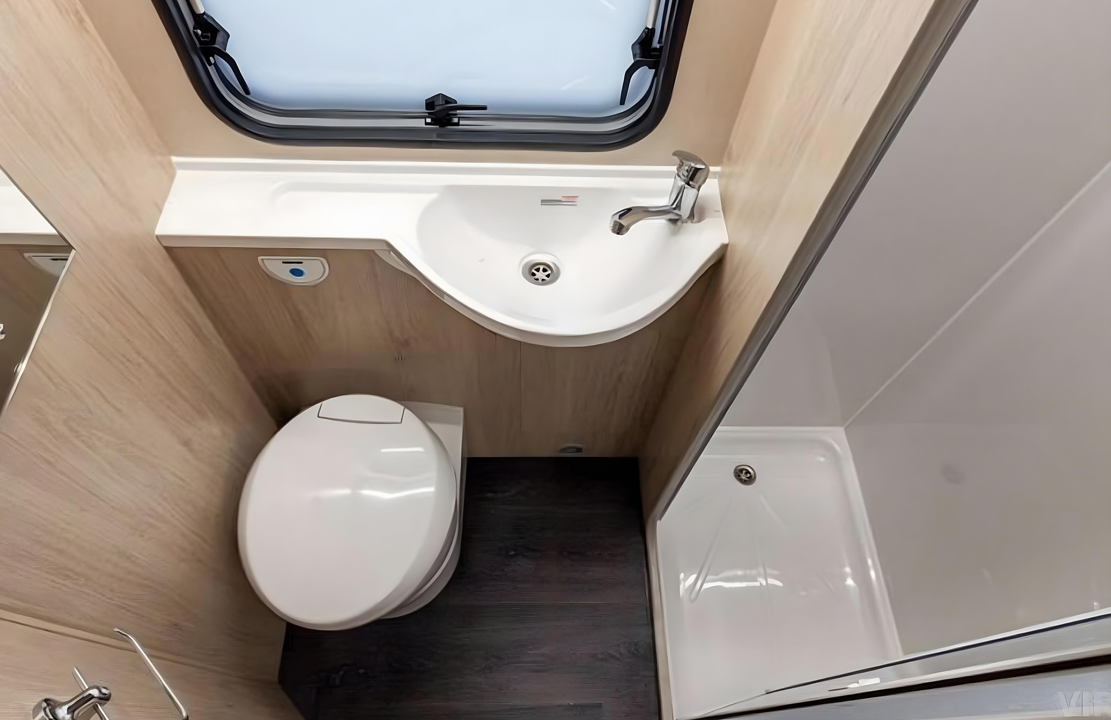 Auto-Trail-Expedition-C710__72680